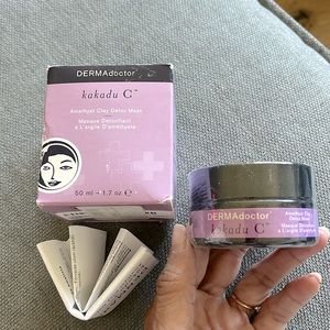 DERMADOCTOR kakadu C Amethyst Clay Detox Mask